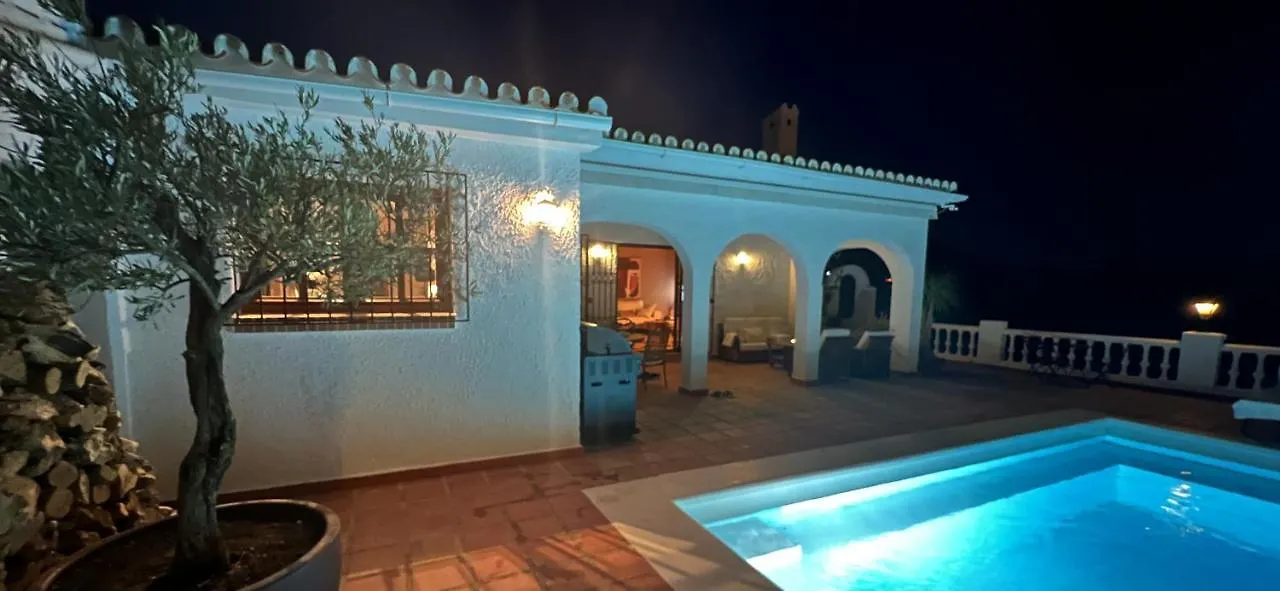 Romantic White Villa -Private Pool Nerja 0*,